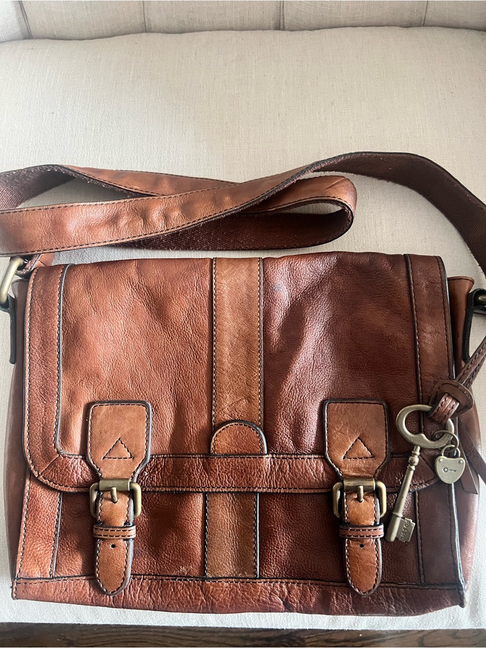 Fossil Brown Distressed Leather Messenger Bag - Classic Women/Men’s Crossbody